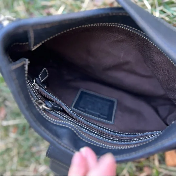 Coach Hampton Black Leather Shoulder Bag ๐ค Y2K - Picture 10 of 16